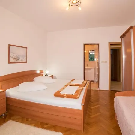 In With Sea View, Balcony, Air Conditioning, Wifi Apartmán *