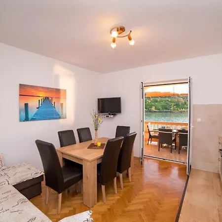 In With Sea View, Balcony, Air Conditioning, Wifi Apartment *