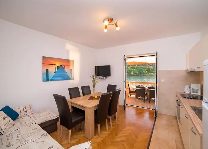 In With Sea View, Balcony, Air Conditioning, Wifi Apartament *