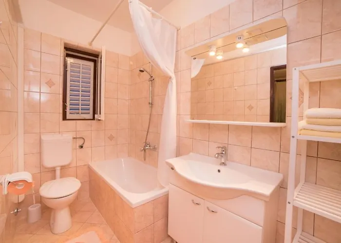 Apartament In With Sea View, Balcony, Air Conditioning, Wifi