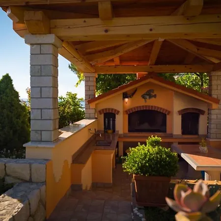 Apartmán In With Sea View, Balcony, Air Conditioning, Wifi *