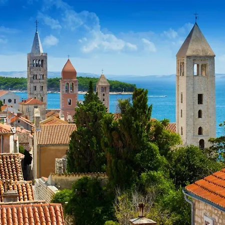 In With Sea View, Balcony, Air Conditioning, Wifi Apartmán *